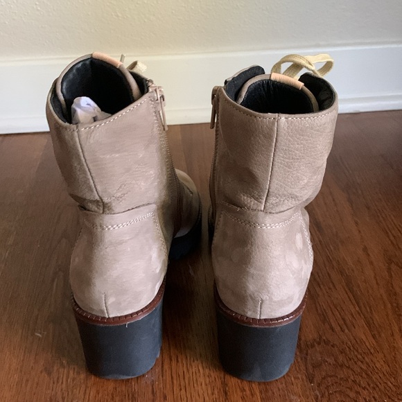 New Ron White Leather Vandra Ankle Boots - Picture 5 of 10